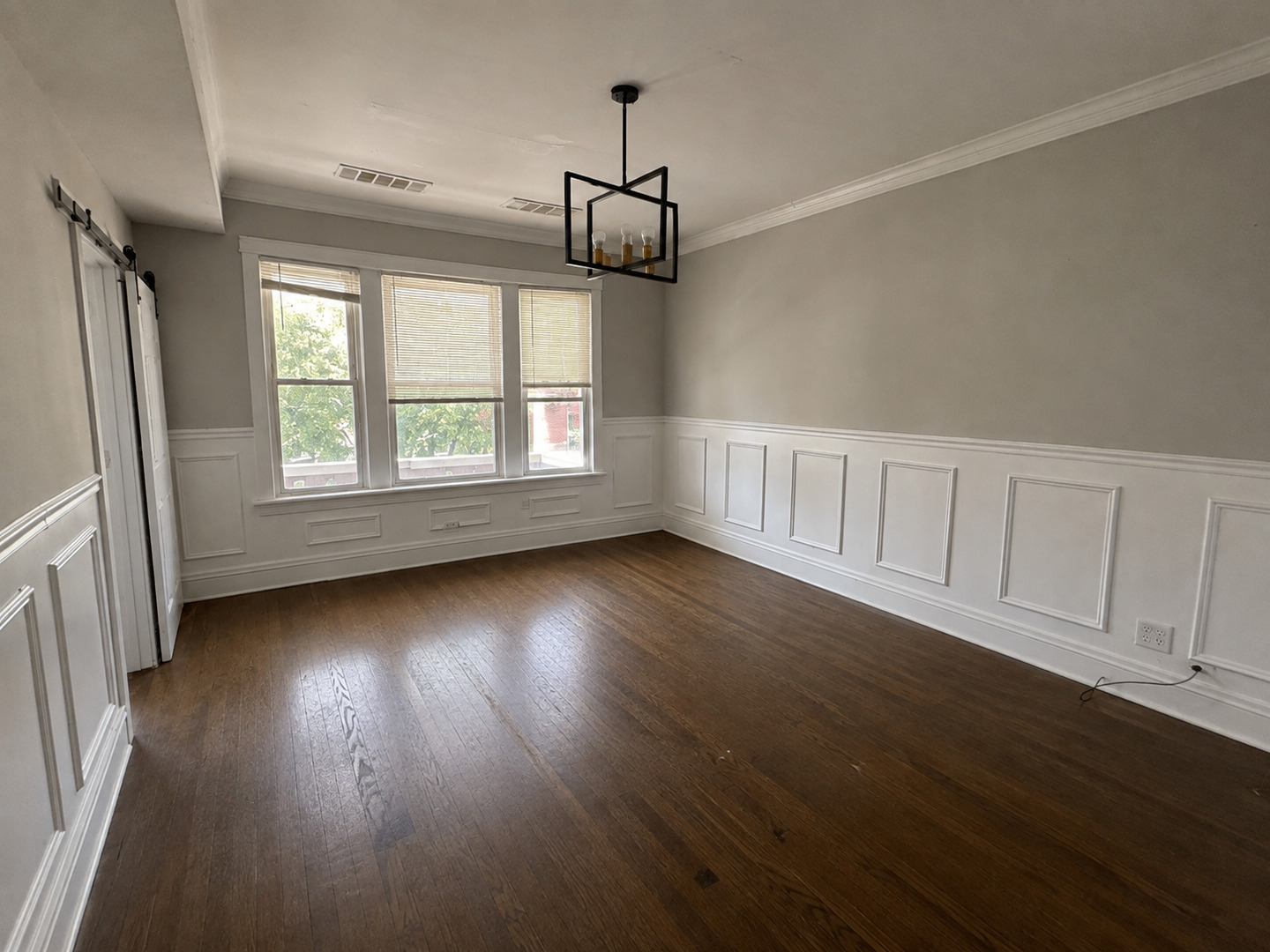 7638 S Carpenter Street Property Photo 9
