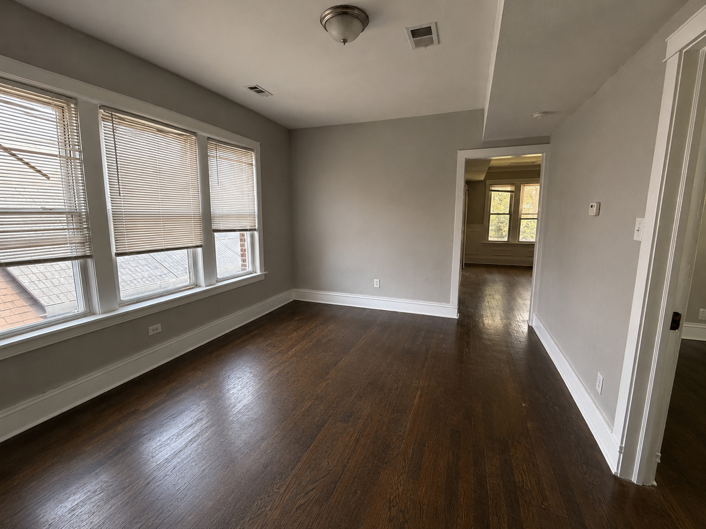 7638 S Carpenter Street Property Photo 10