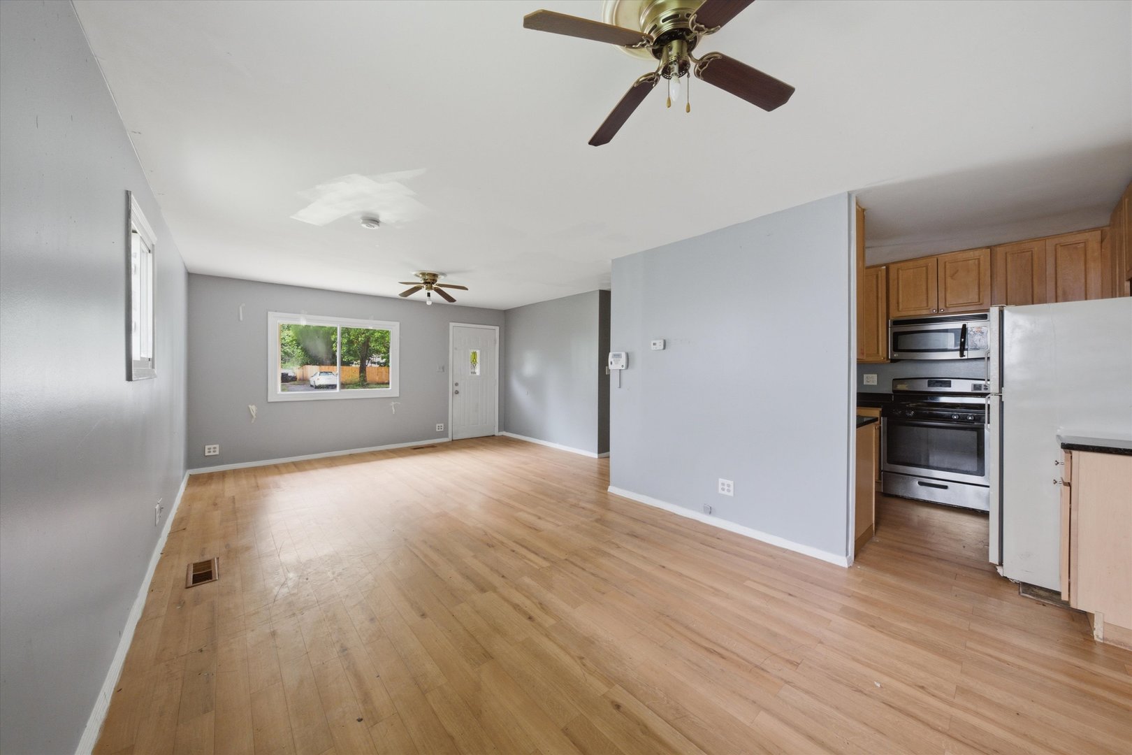 14647 Lincoln Avenue Property Photo 7