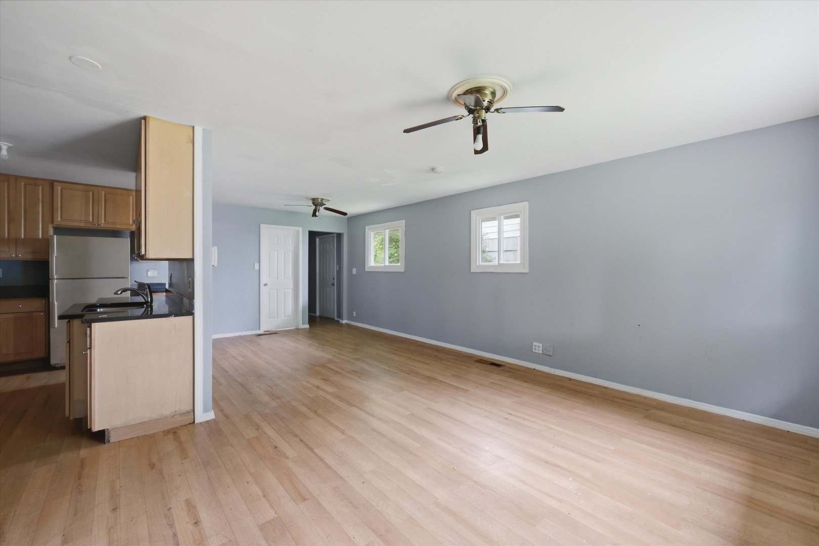 14647 Lincoln Avenue Property Photo 8