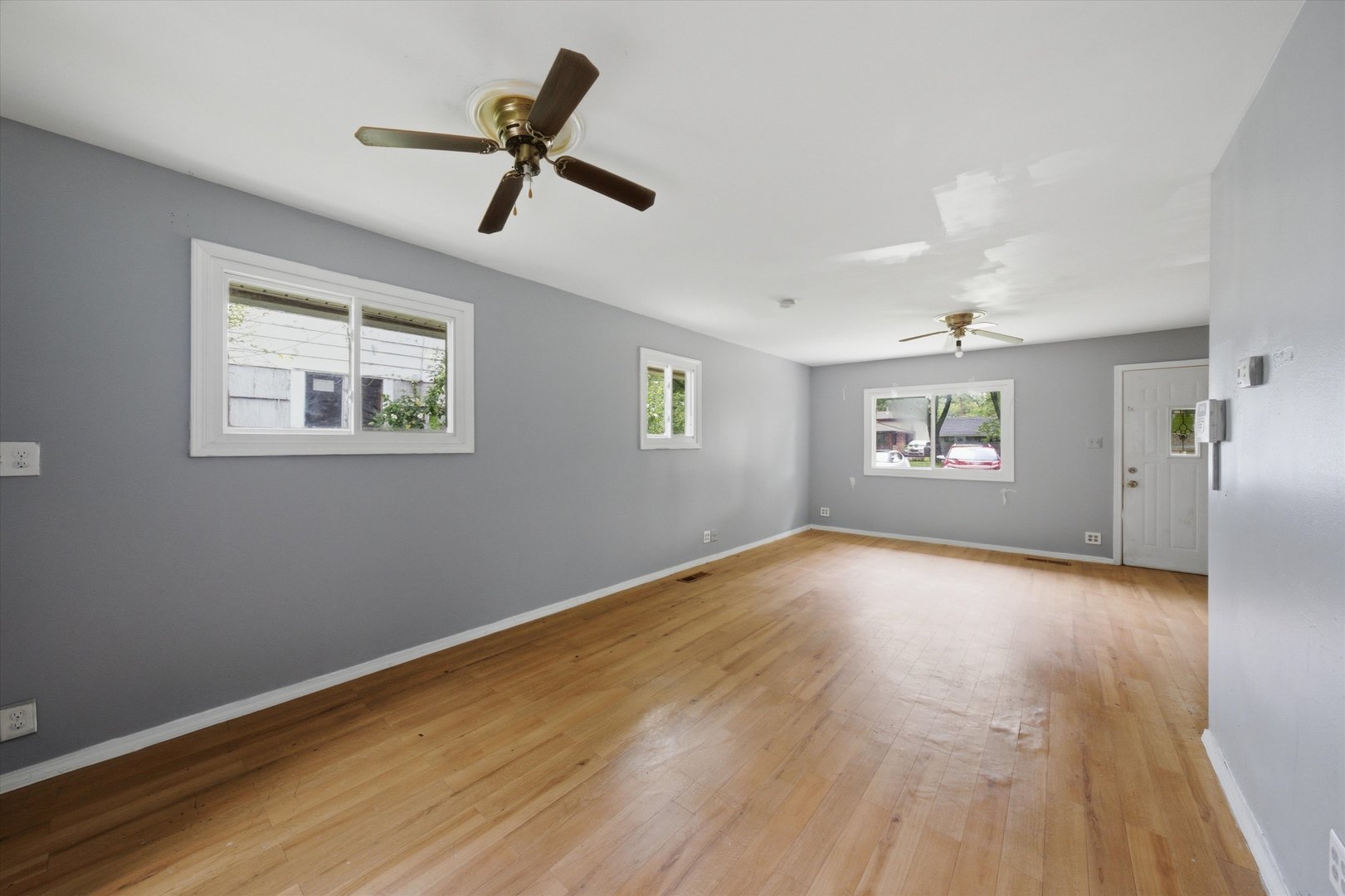 14647 Lincoln Avenue Property Photo 10