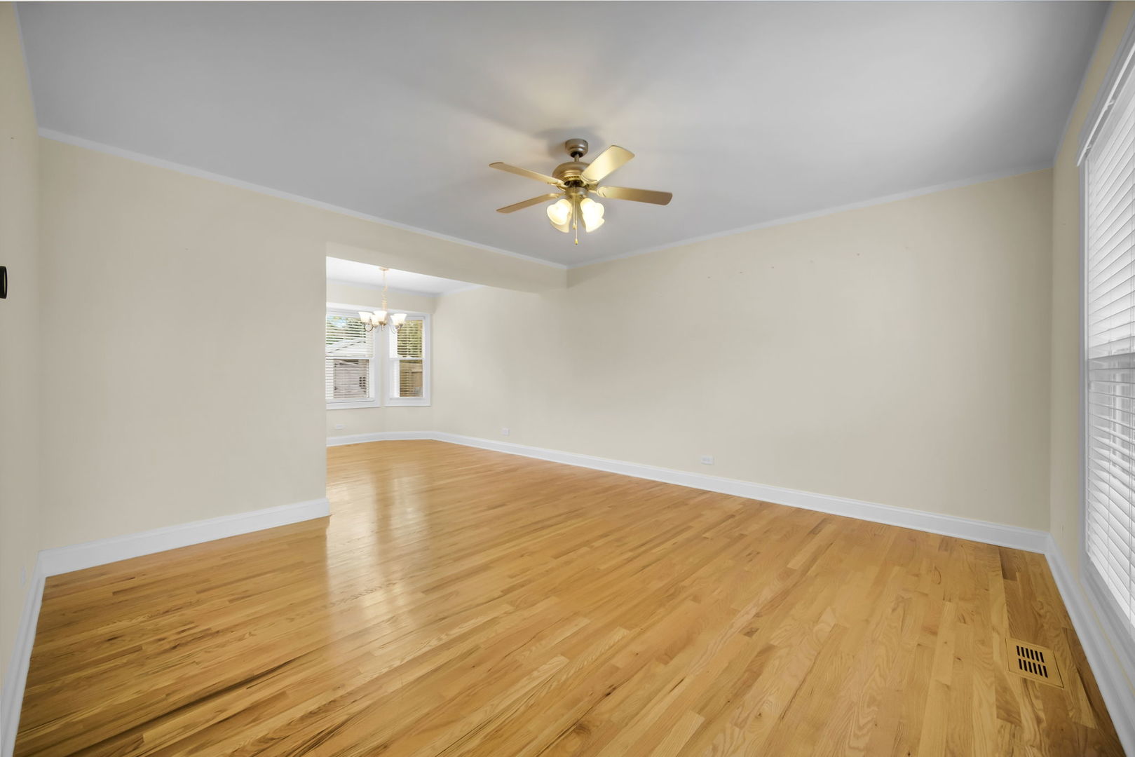 2575 Prairieview Lane Property Photo 4