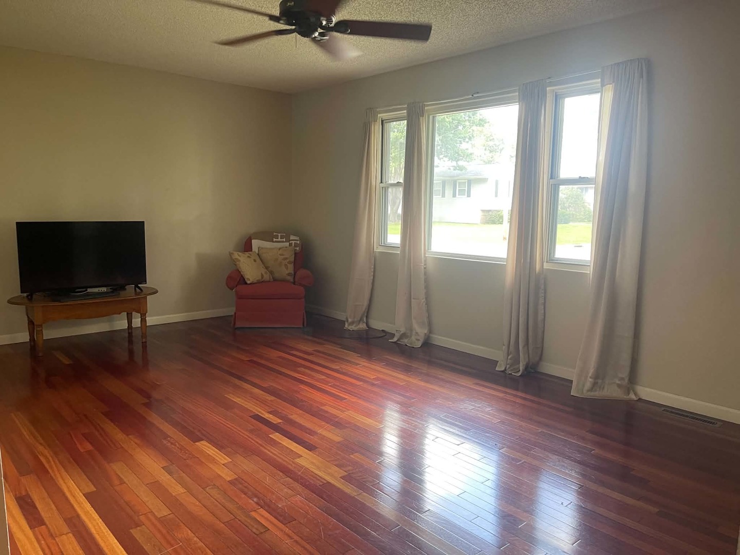 306 Thomas Avenue Property Photo 3