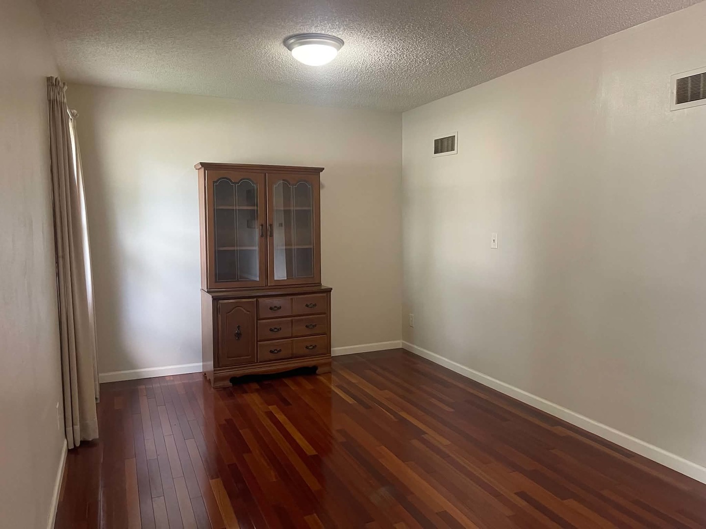 306 Thomas Avenue Property Photo 4