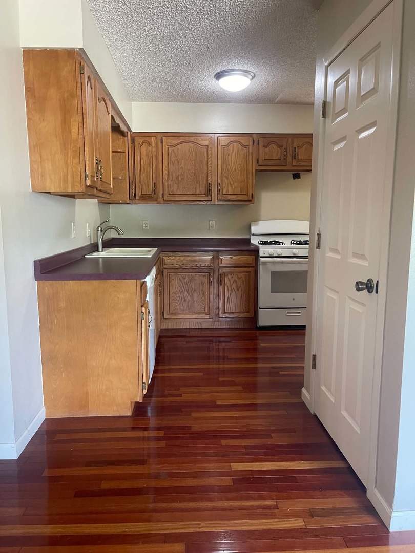 306 Thomas Avenue Property Photo 5