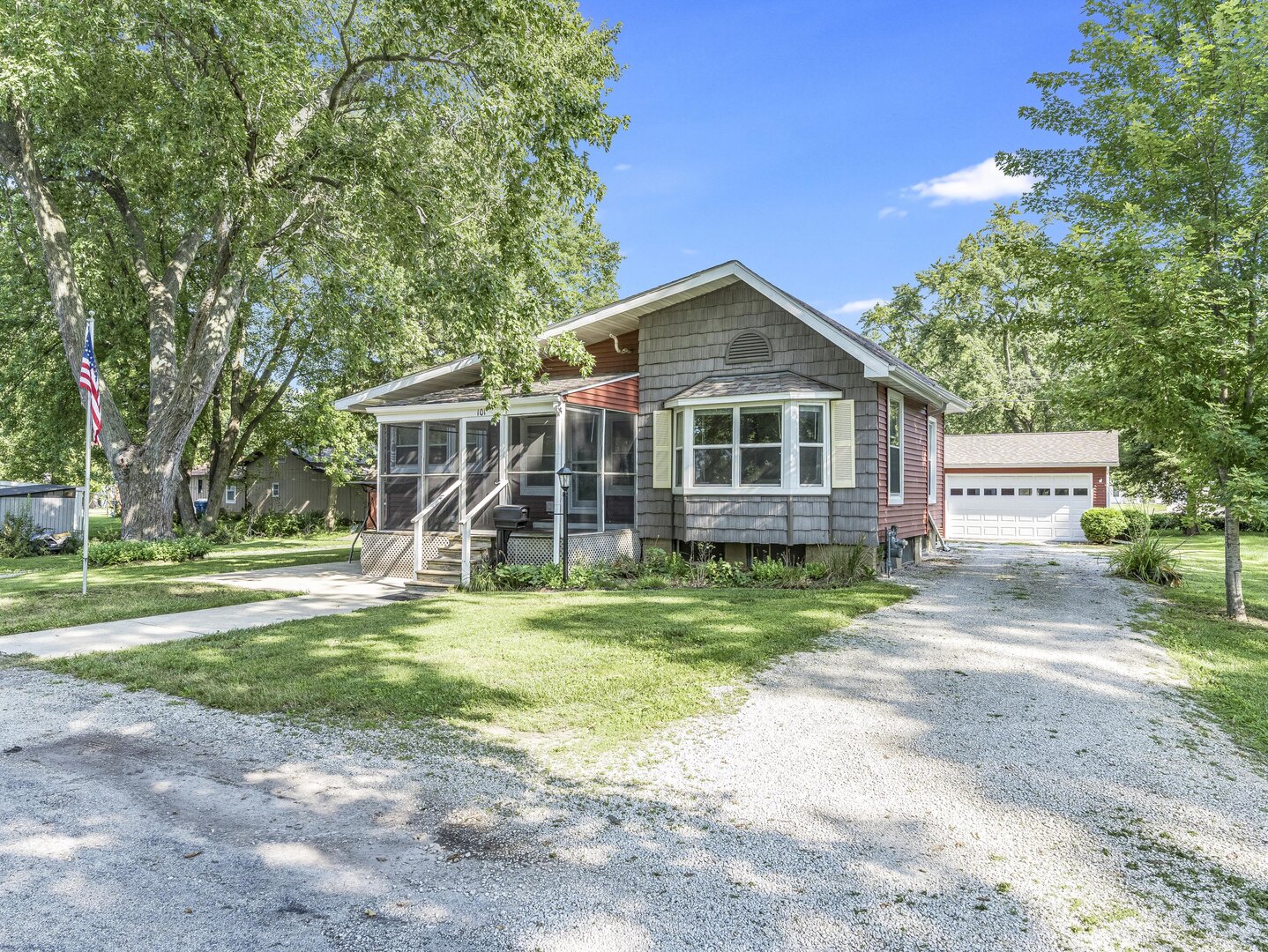 101 E White Street Property Photo 1