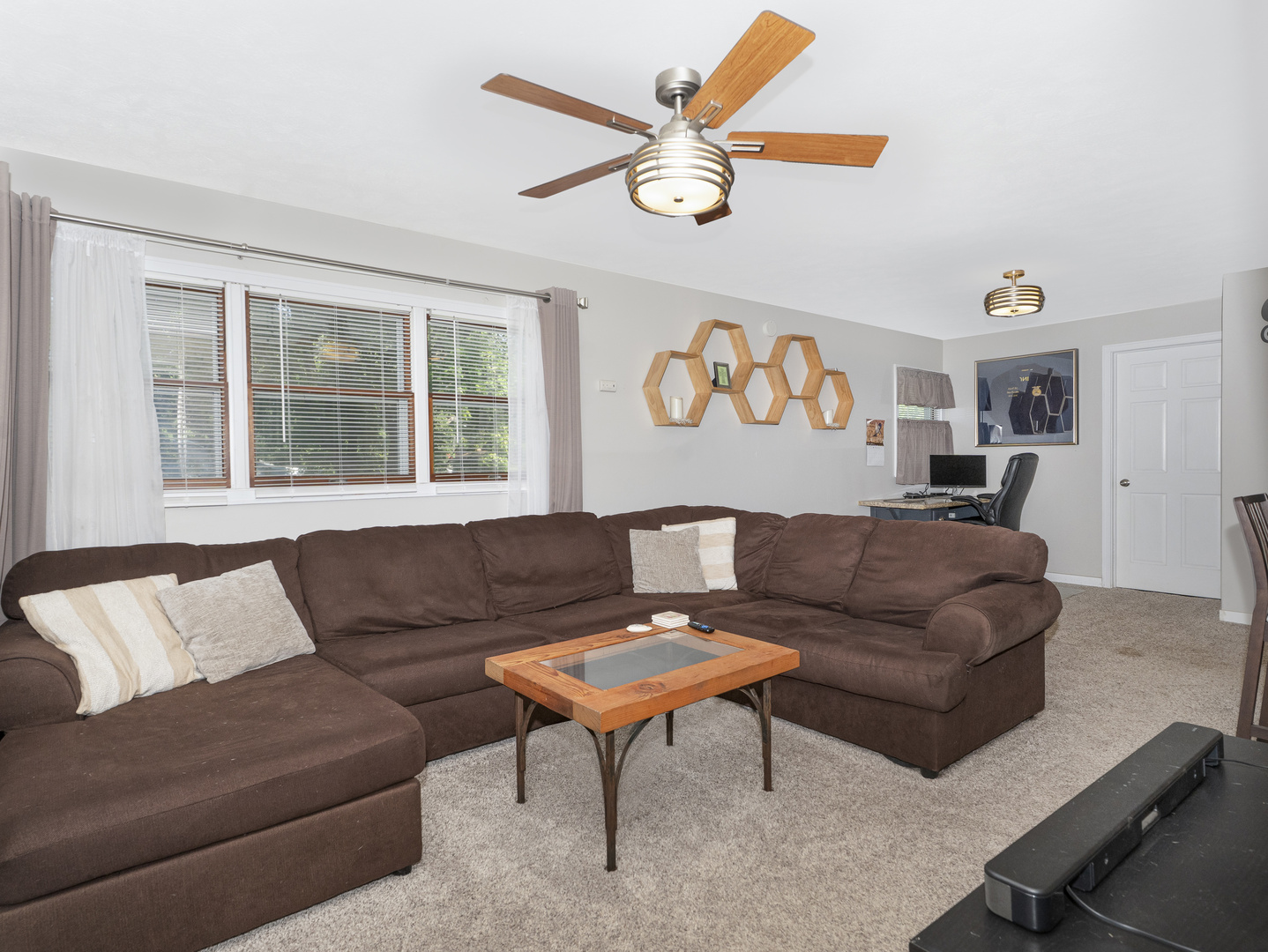 101 E White Street Property Photo 6