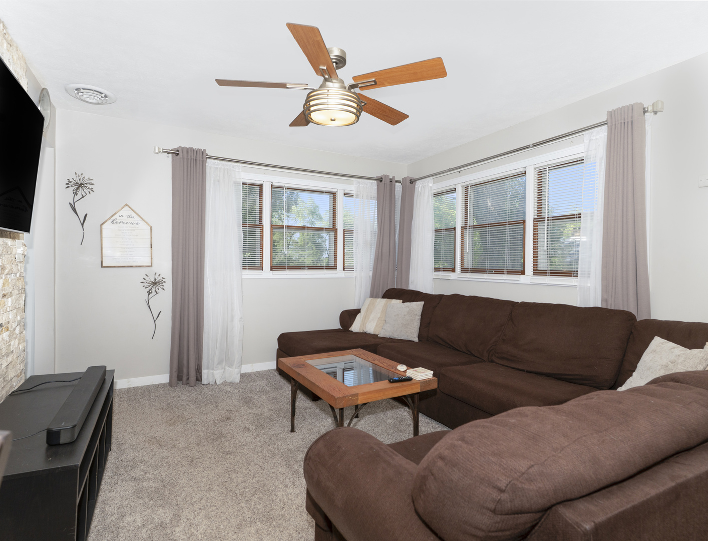 101 E White Street Property Photo 8