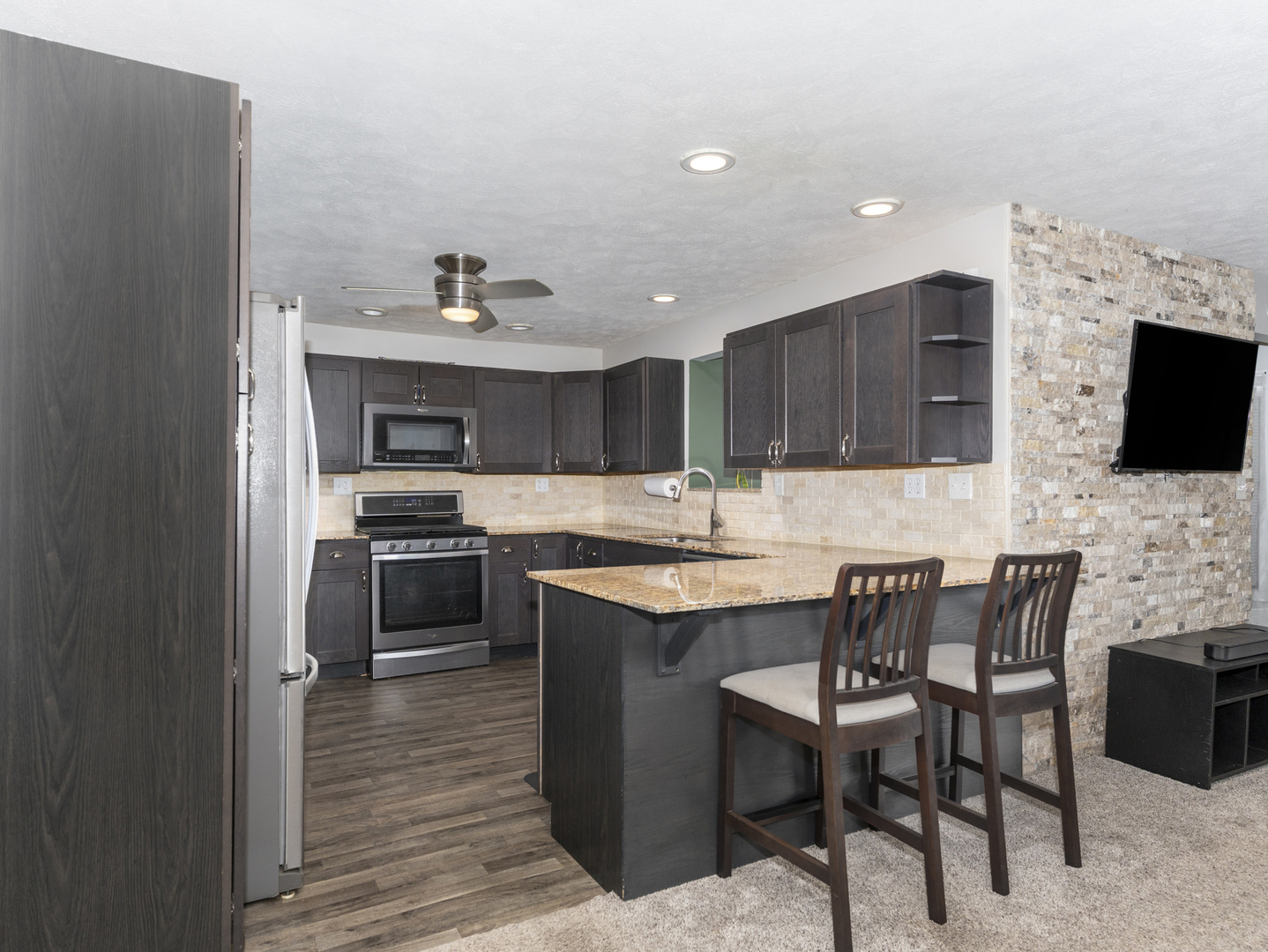 101 E White Street Property Photo 11