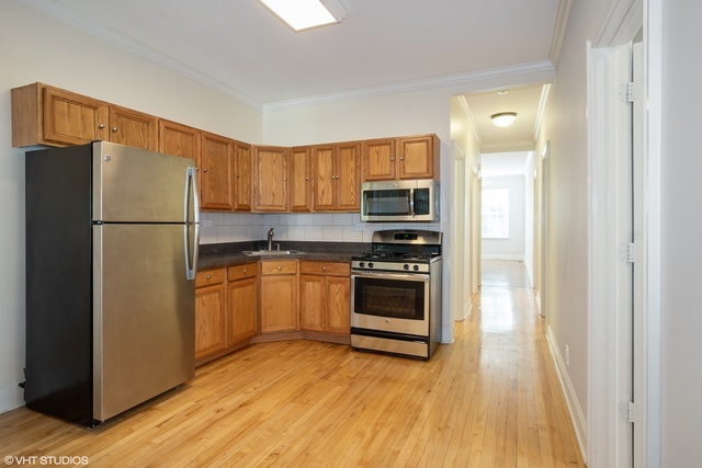 2623 N Hamlin Avenue Property Photo 5