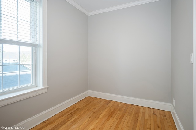 2623 N Hamlin Avenue Property Photo 6