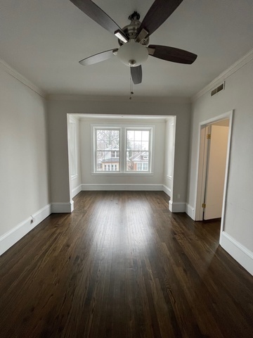 2623 N Hamlin Avenue Property Photo 13