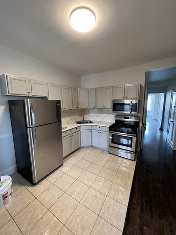 2623 N Hamlin Avenue Property Photo 14