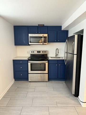 2623 N Hamlin Avenue Property Photo 16