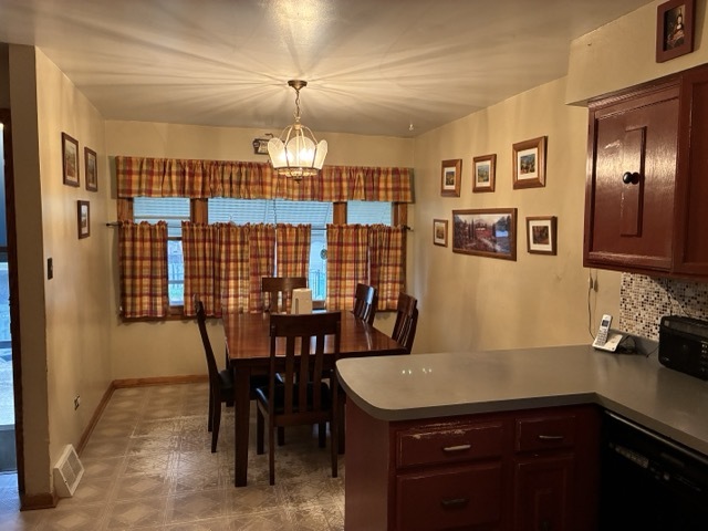 5913 W 89th Street Property Photo 2