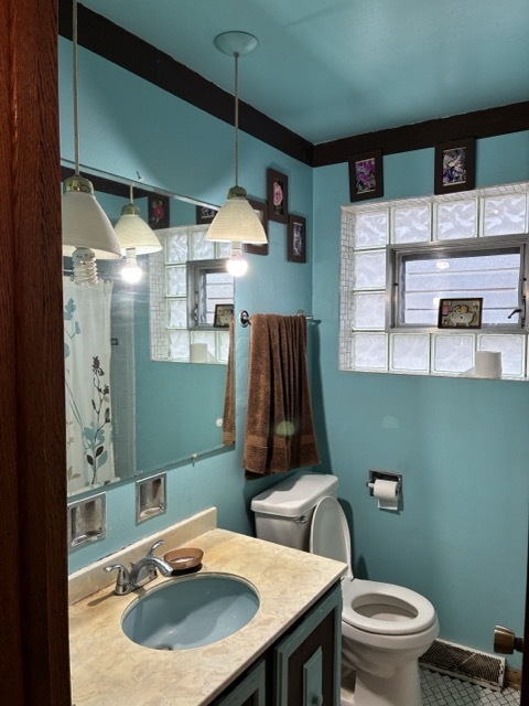 5913 W 89th Street Property Photo 4
