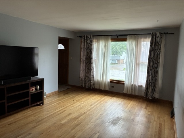 5913 W 89th Street Property Photo 6