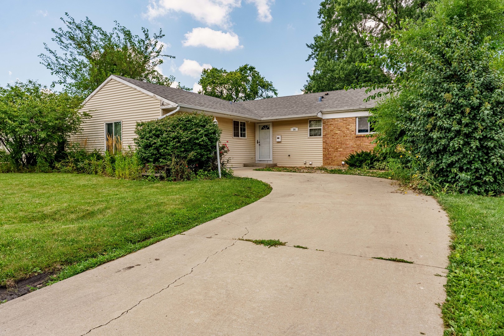 54 Cambridge Lane Property Photo 1