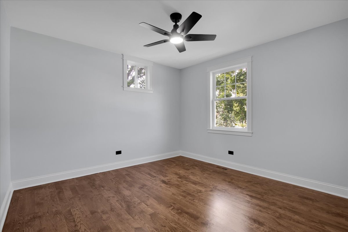 10753 S Neenah Avenue Property Photo 21