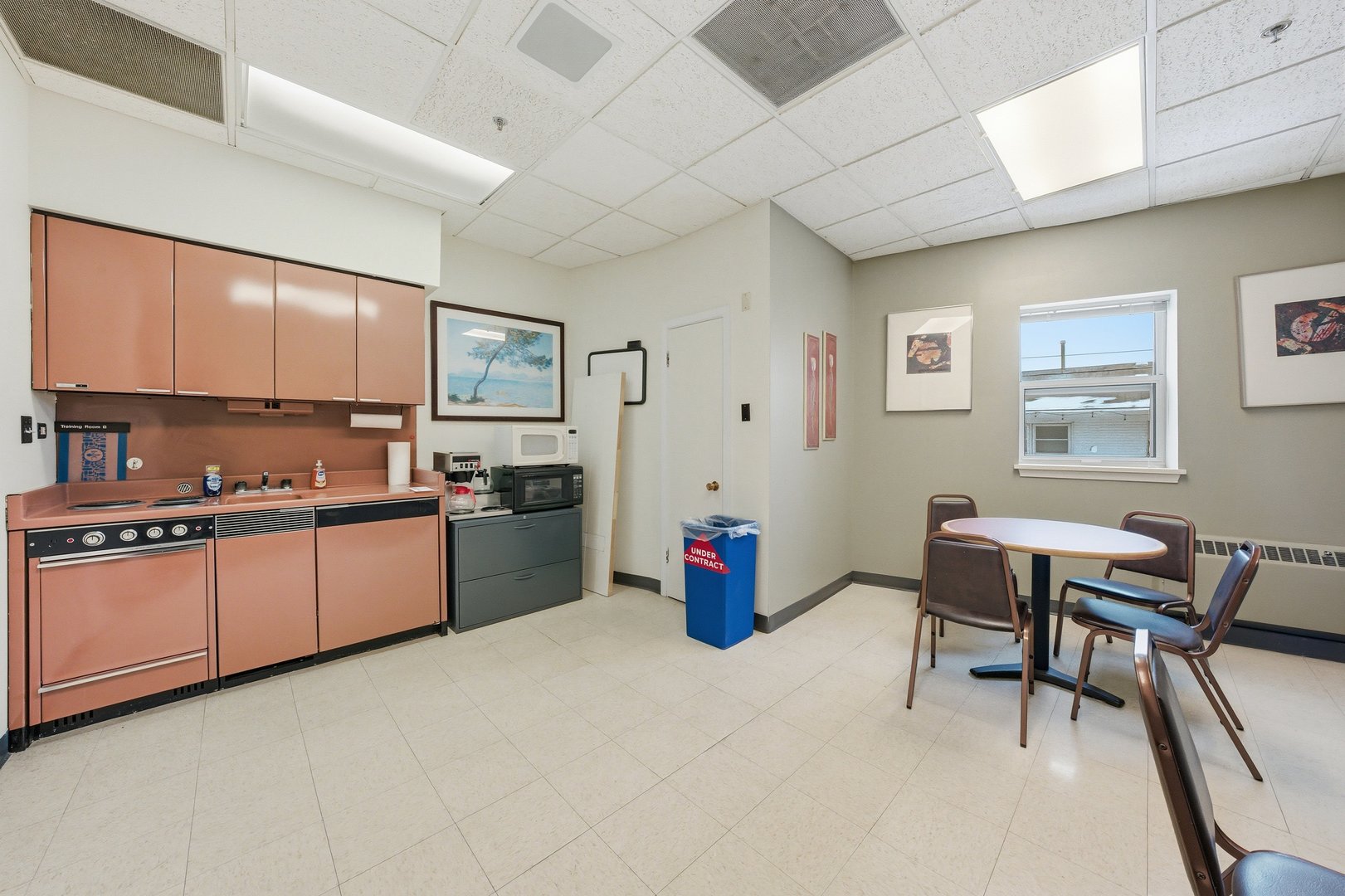 901 Burlington Avenue 2br Property Photo 2