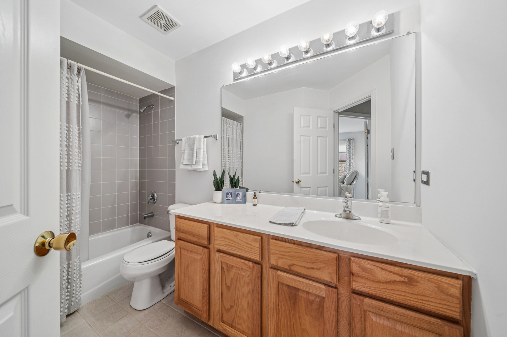 9046 Mansfield Drive Property Photo 11