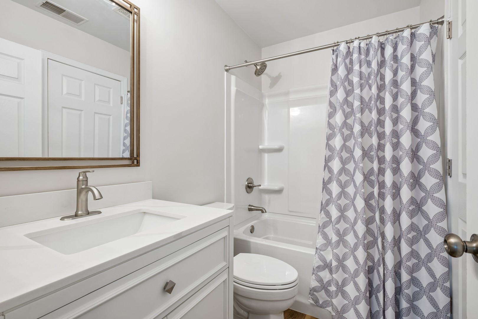 748 Tree Top Lane Property Photo 15