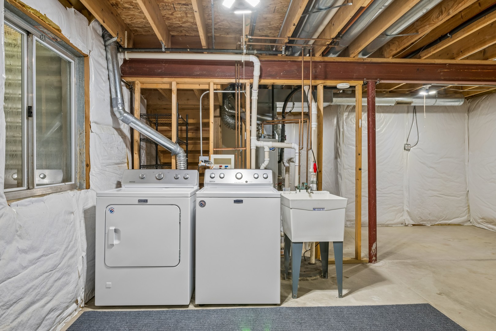 748 Tree Top Lane Property Photo 18
