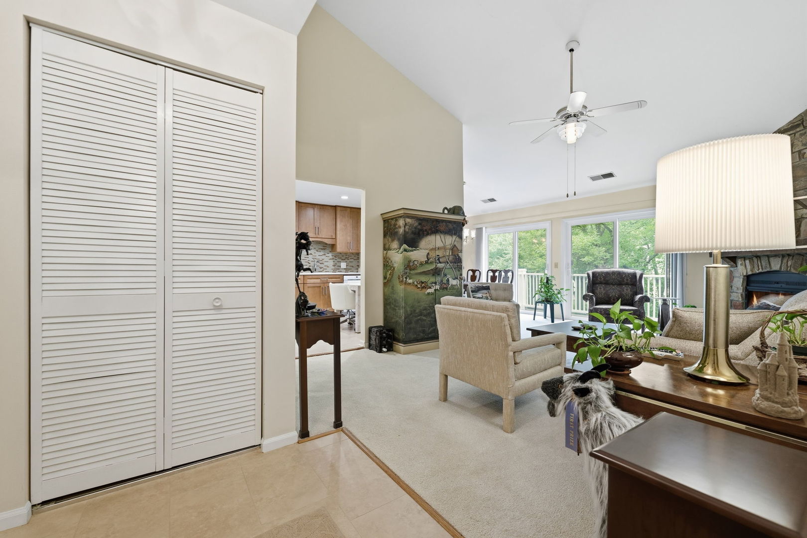 617 Edinburgh Lane B Property Photo 2