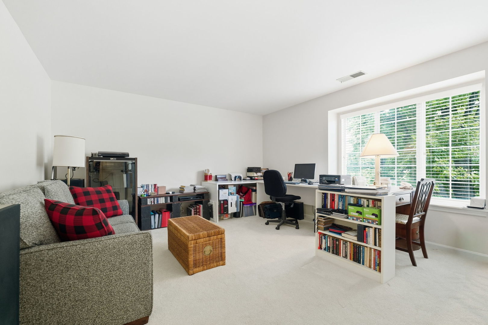 617 Edinburgh Lane B Property Photo 10