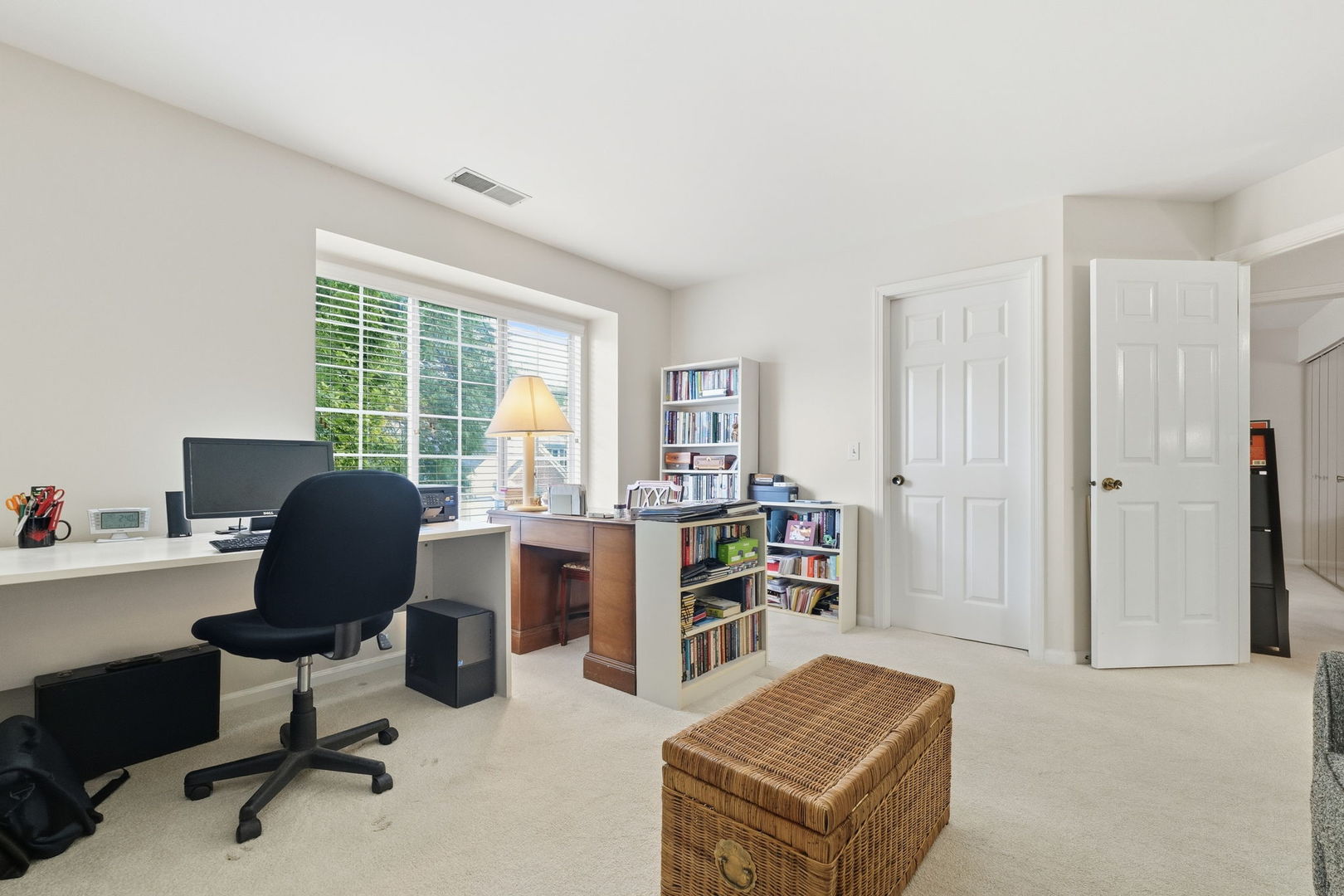 617 Edinburgh Lane B Property Photo 11