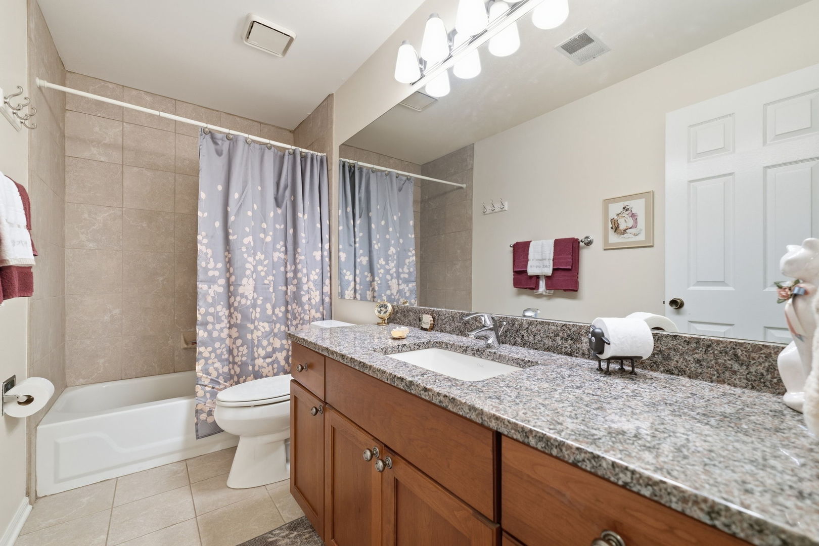 617 Edinburgh Lane B Property Photo 14