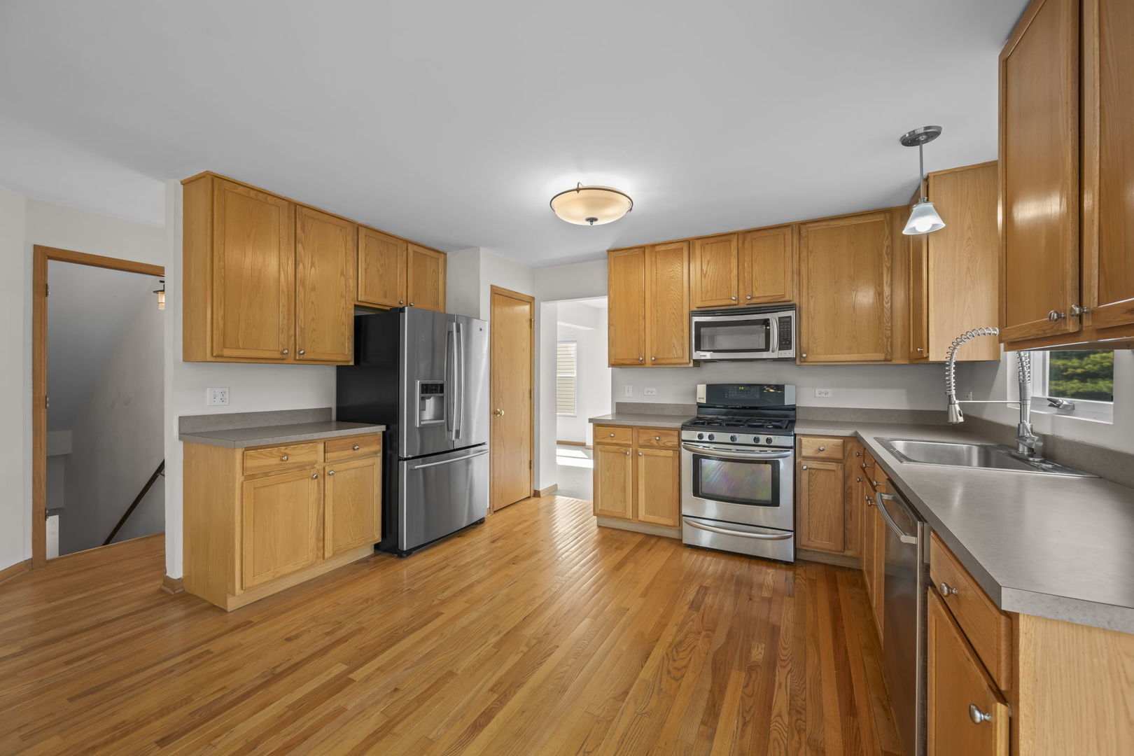 2072 Norwich Drive Property Photo 15