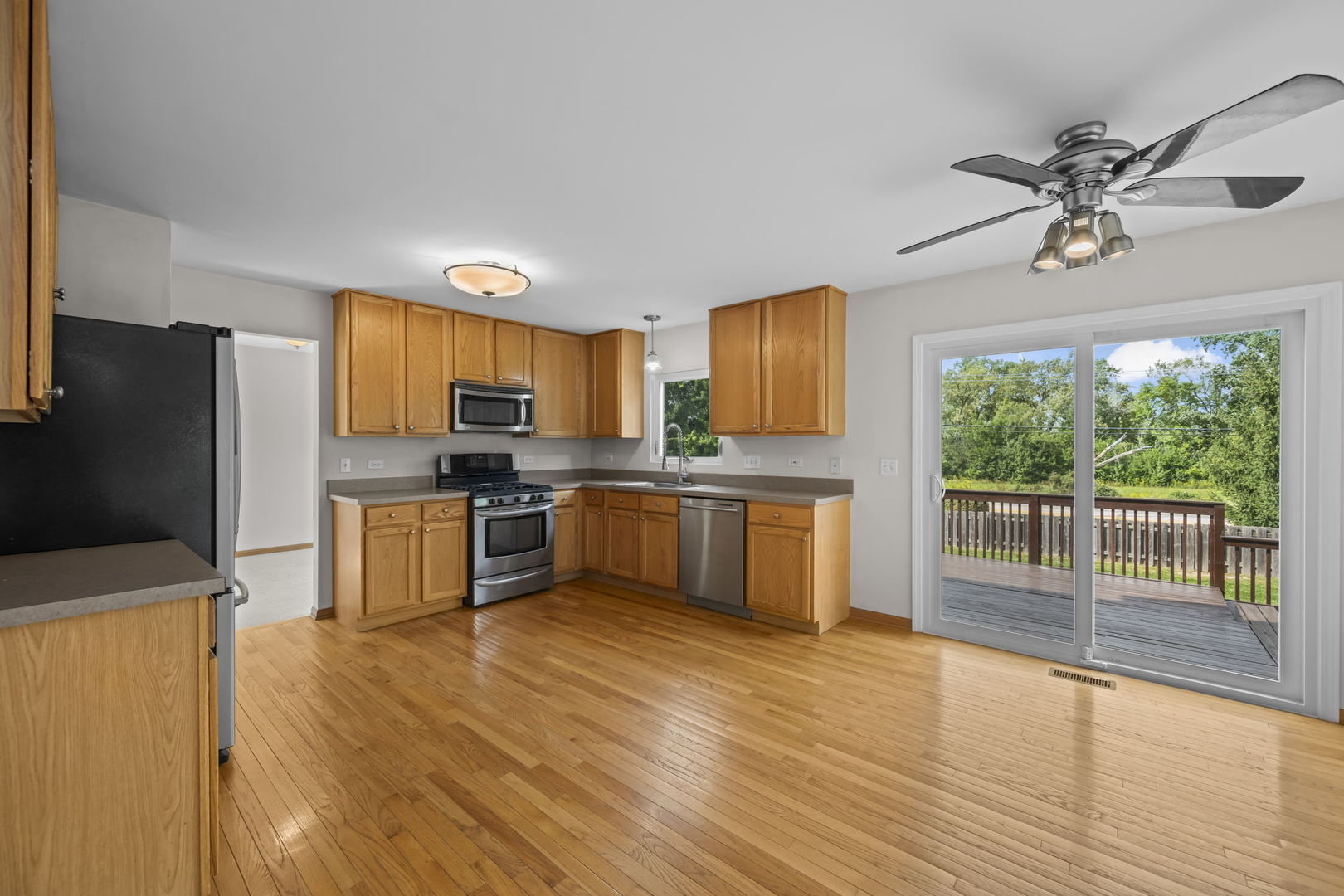 2072 Norwich Drive Property Photo 18