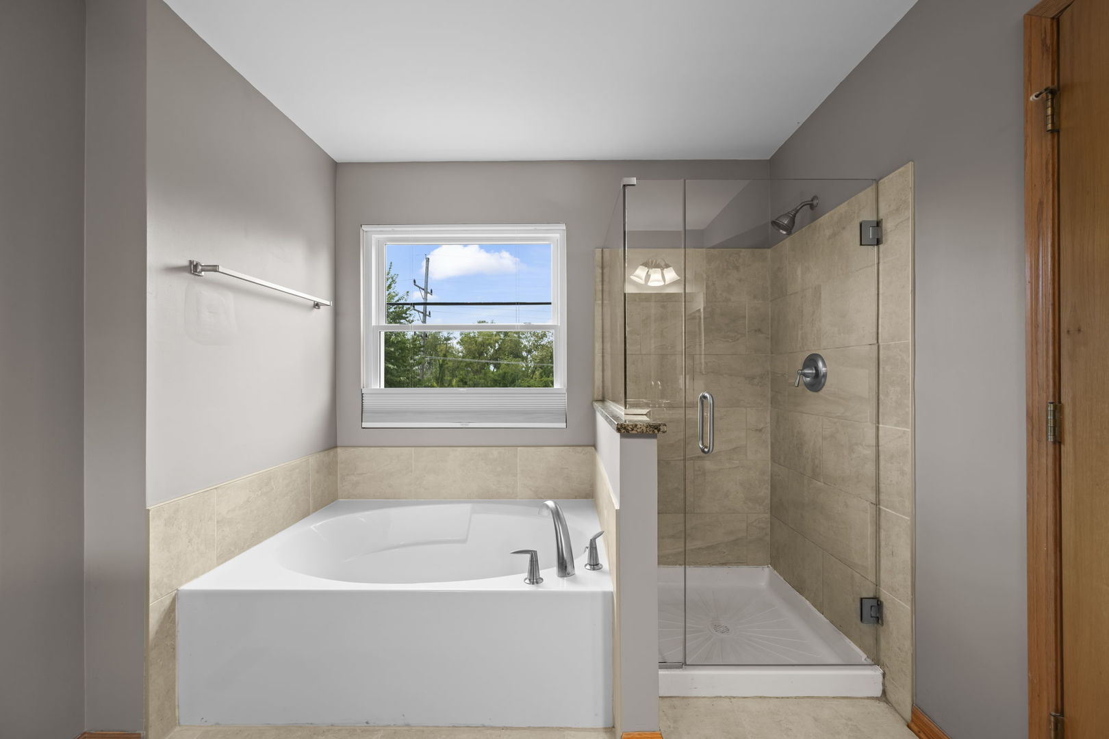 2072 Norwich Drive Property Photo 30