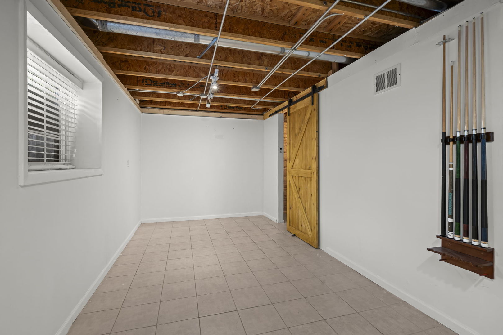 2072 Norwich Drive Property Photo 41