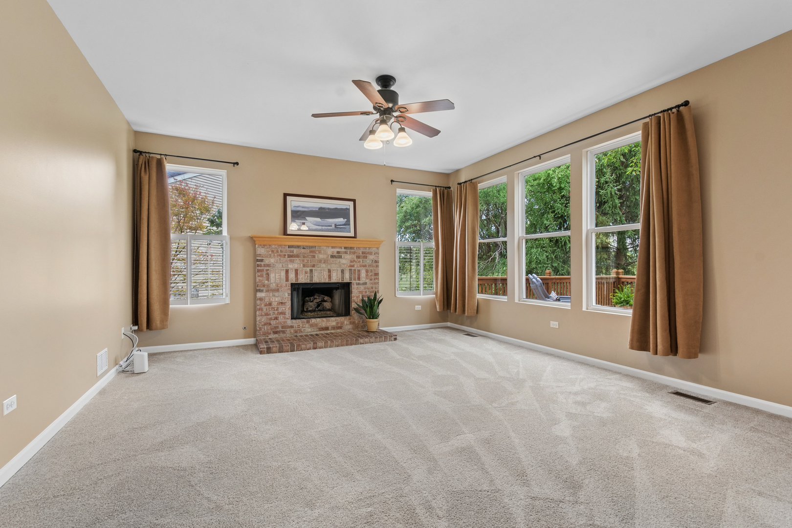 2318 W Cascade Circle Property Photo 7