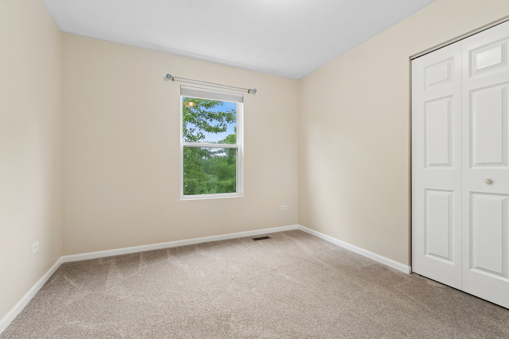 2318 W Cascade Circle Property Photo 17