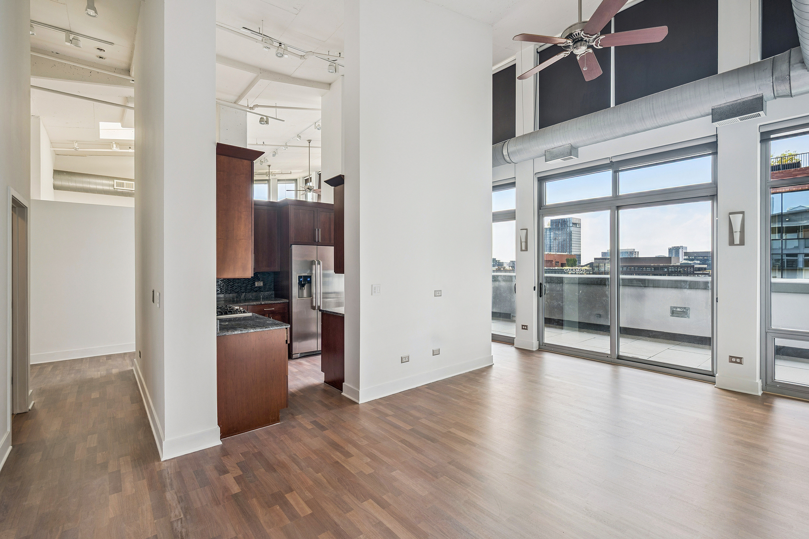 740 W Fulton Street 1402 Property Photo 15