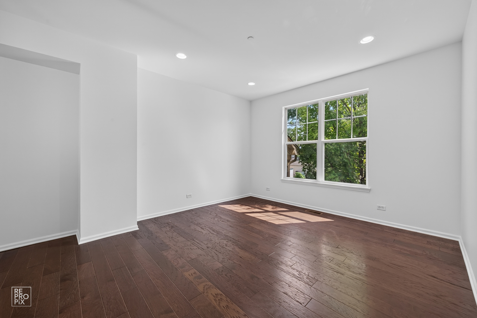 220 Laurel Avenue Property Photo 5