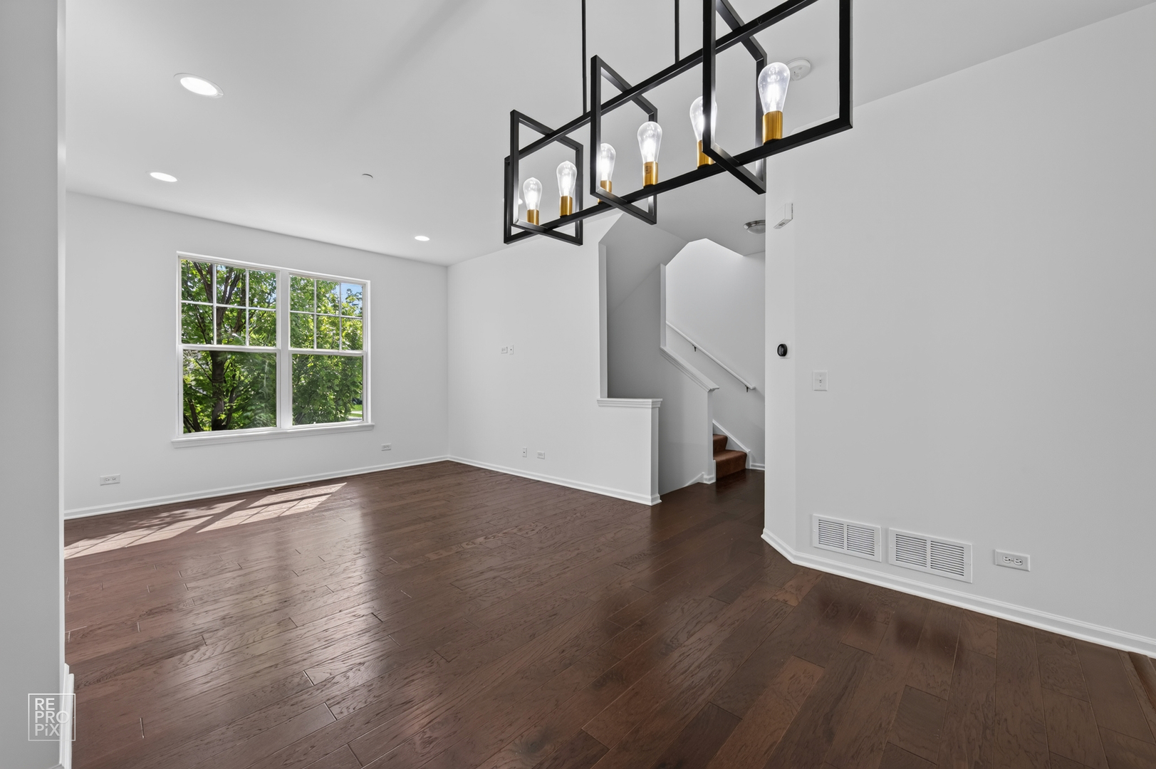 220 Laurel Avenue Property Photo 7