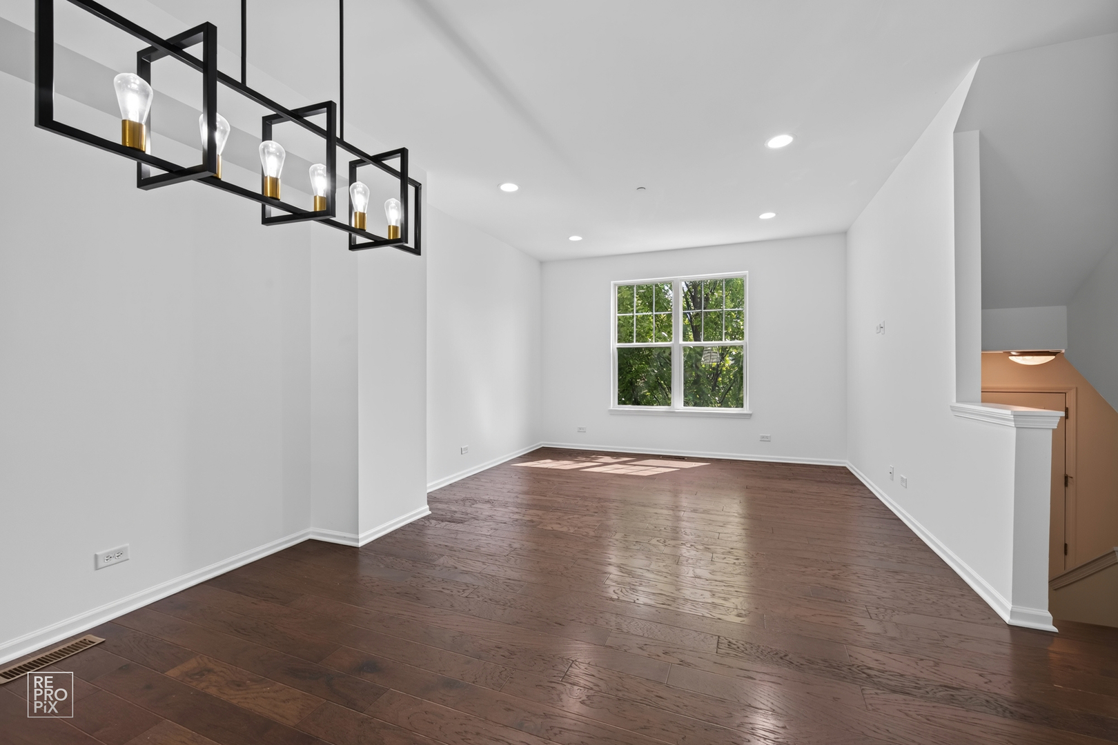 220 Laurel Avenue Property Photo 8
