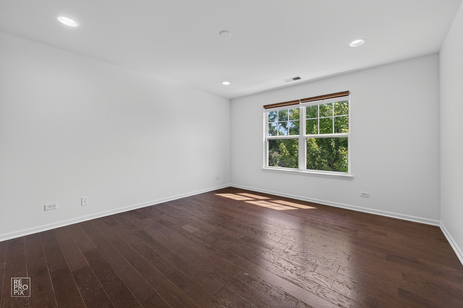 220 Laurel Avenue Property Photo 13