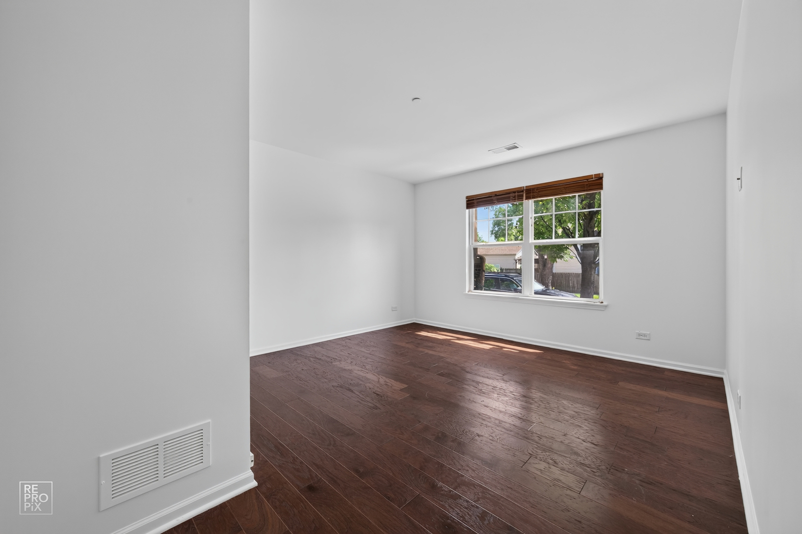220 Laurel Avenue Property Photo 21