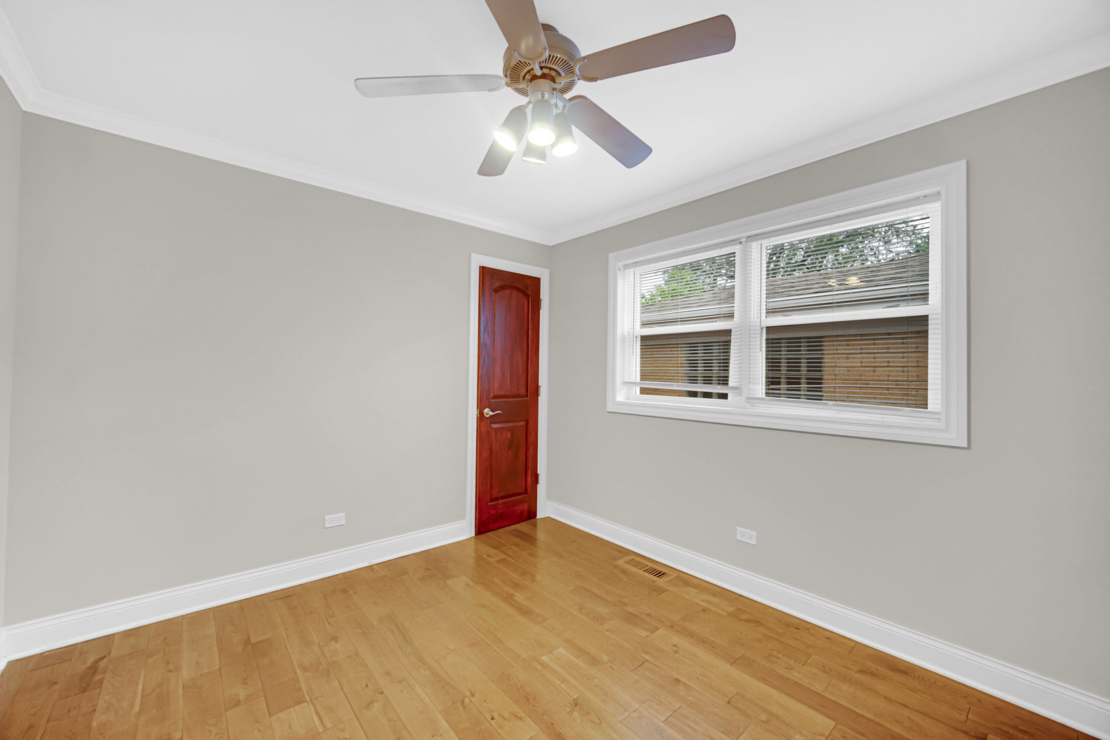 5526 Washington Street Property Photo 10