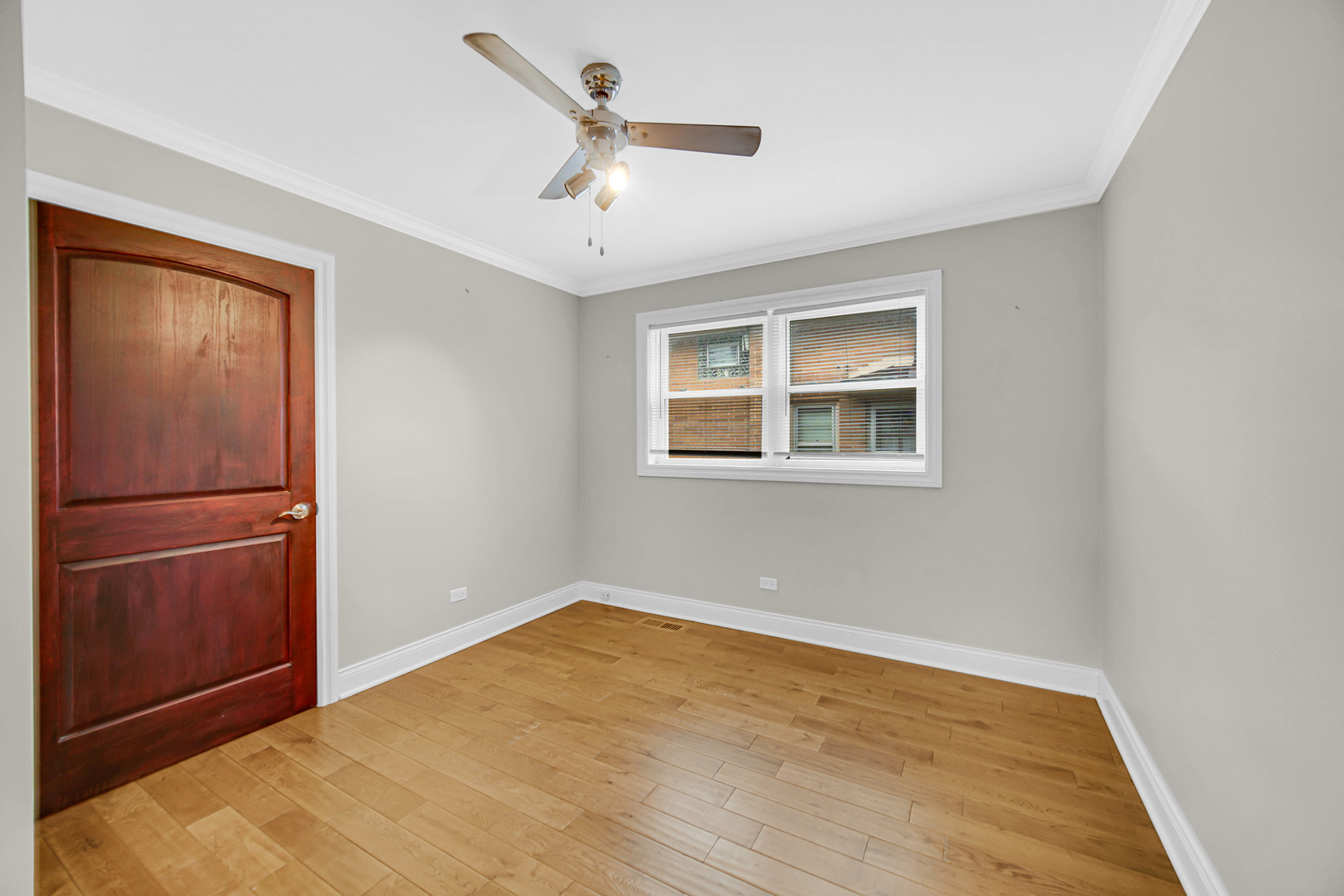 5526 Washington Street Property Photo 11
