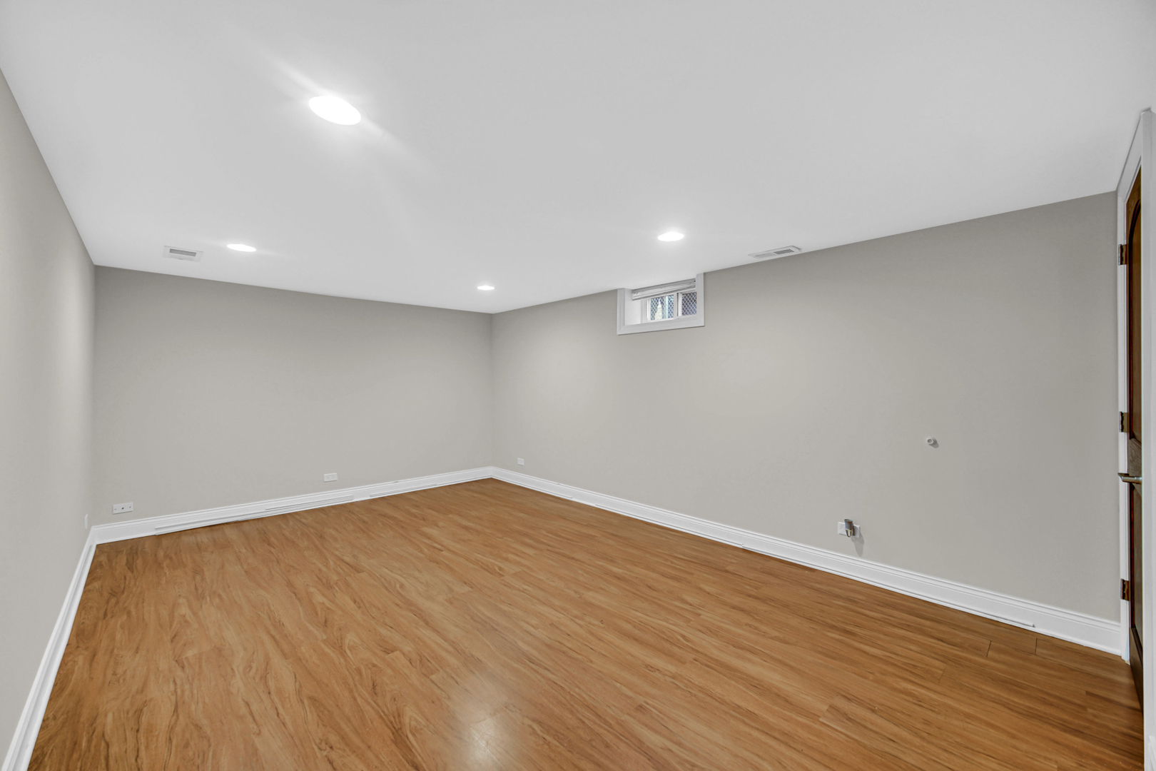 5526 Washington Street Property Photo 14