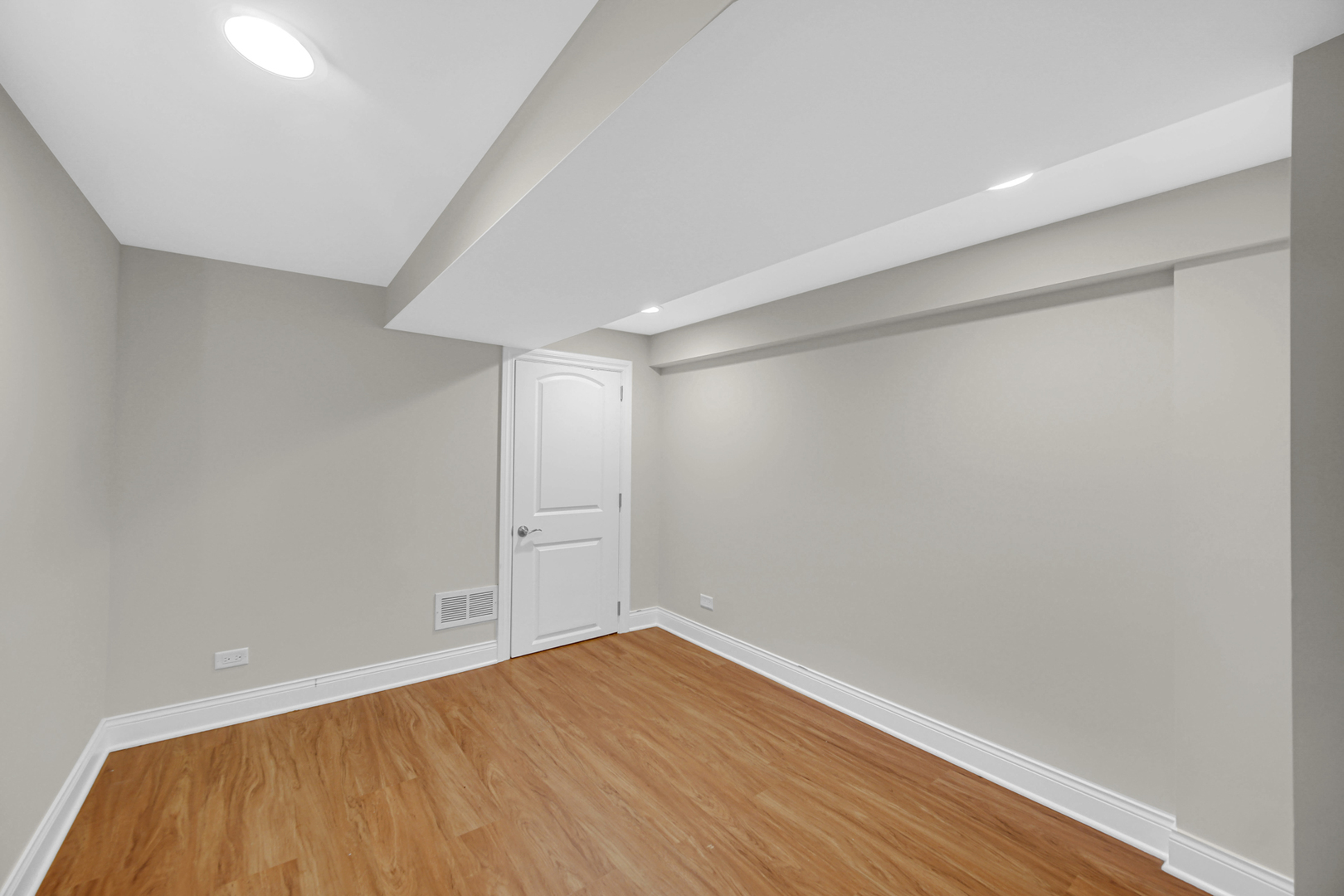5526 Washington Street Property Photo 17