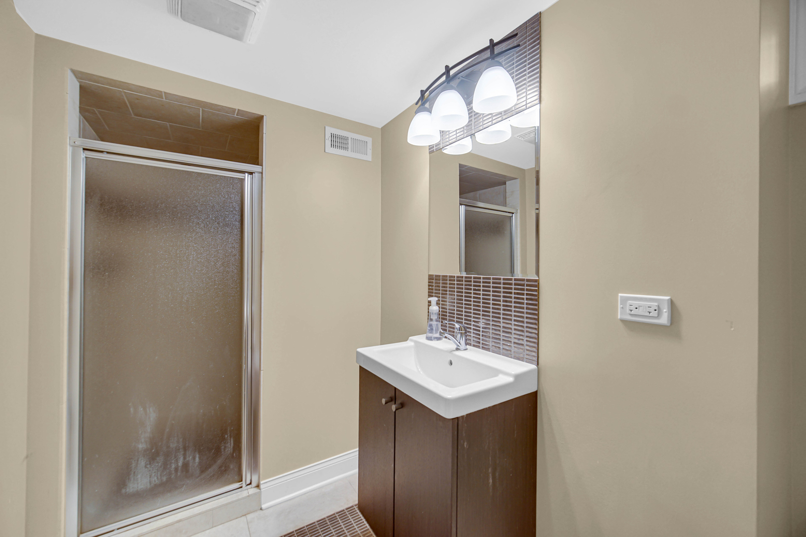 5526 Washington Street Property Photo 18