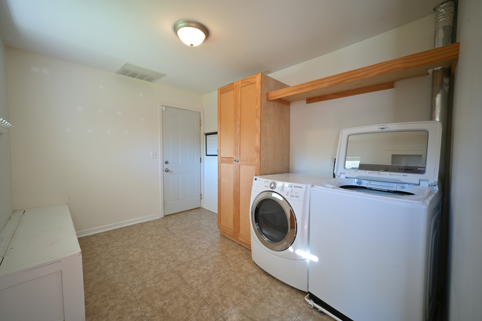 2703 Cardinal Drive Property Photo 11