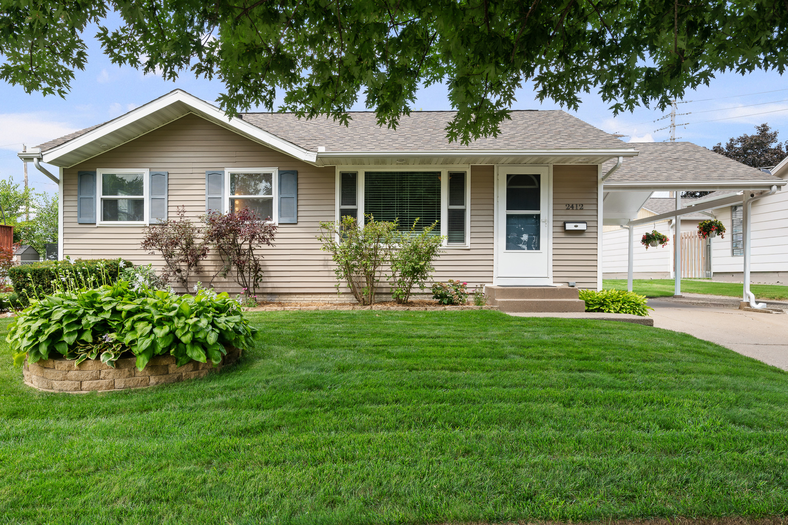2412 Maplecrest Road Property Photo 1